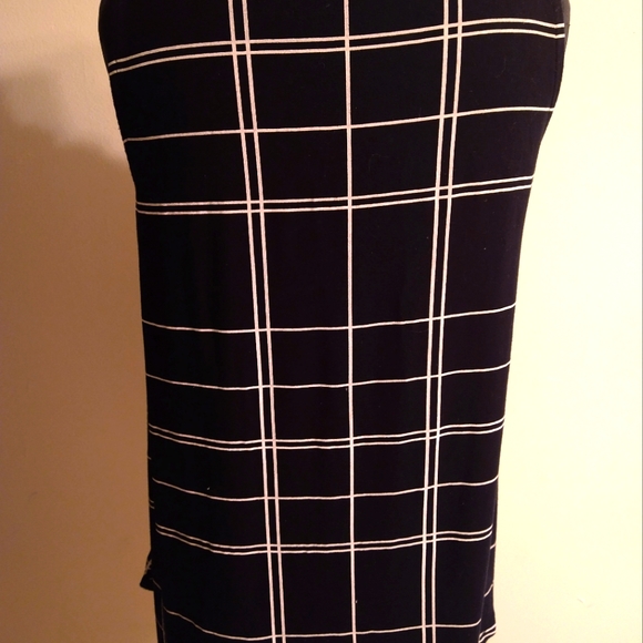 Sleeveless striped blouse - Picture 3 of 3